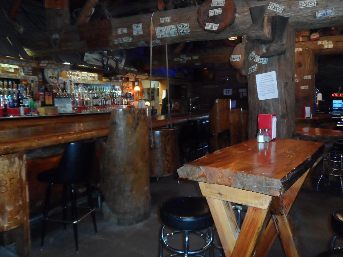 Motel The Jack Saloon à Lolo Extérieur photo